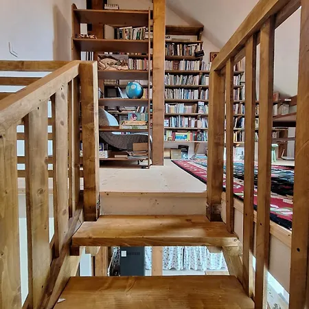 Saint Friday - Retreat, Garden And Forest Country house Vilsanesti